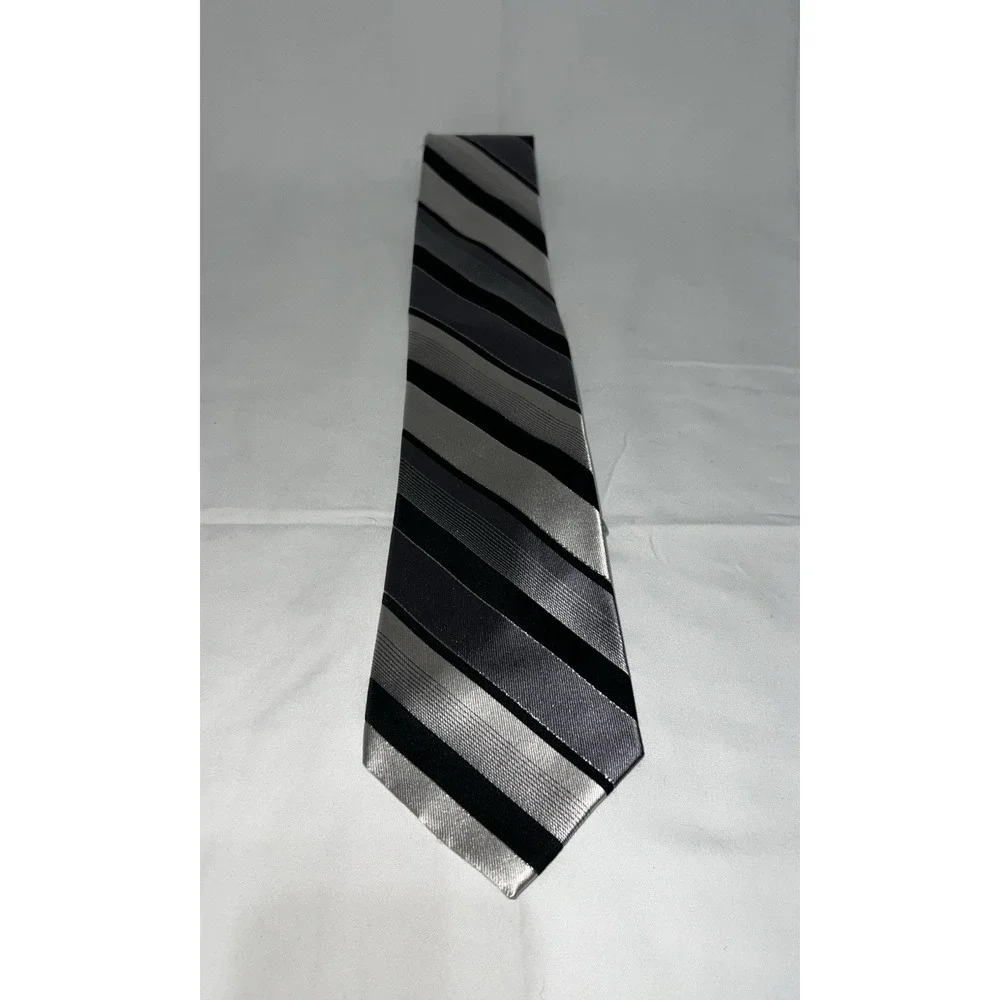 Croft & Barrow Men's Necktie Tie Polyester Gray Black White Stripe